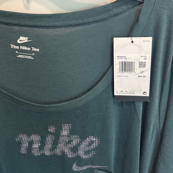 Nike Plus Size Essential Tunic Logo T-Shirt NWT - Picture 8 of 11